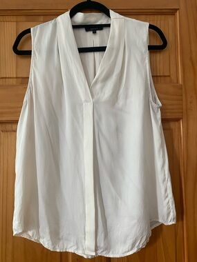 Quince Washable Silk Sleeveless Blouse White V-Neck Minimal Top Size L